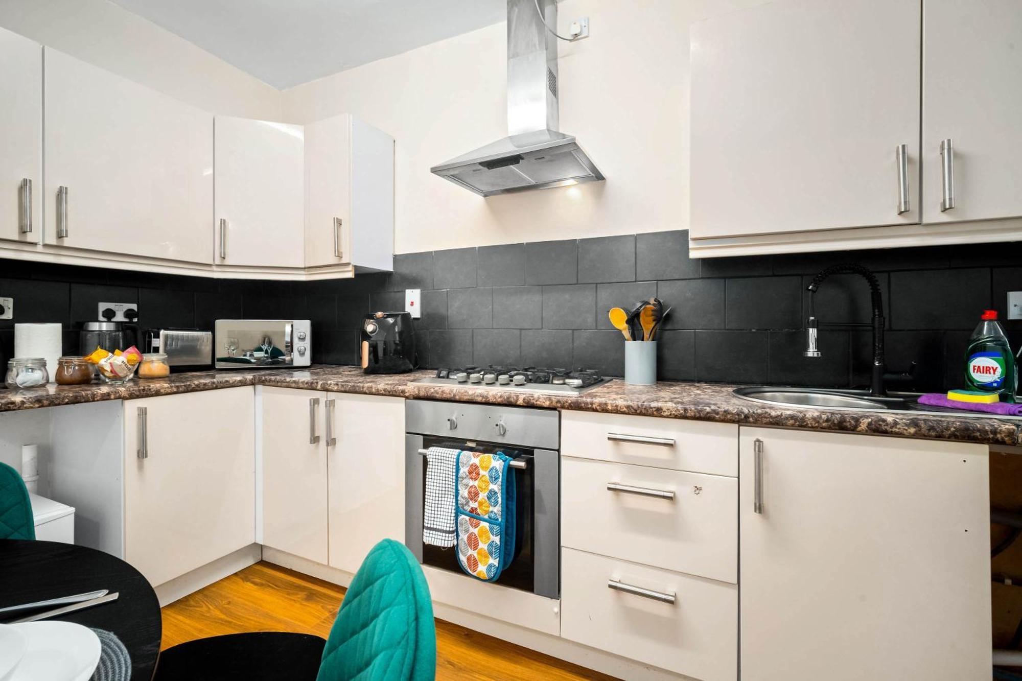3 Bed House For Contractors & Families And Free Parking Villa Birmingham Eksteriør bilde