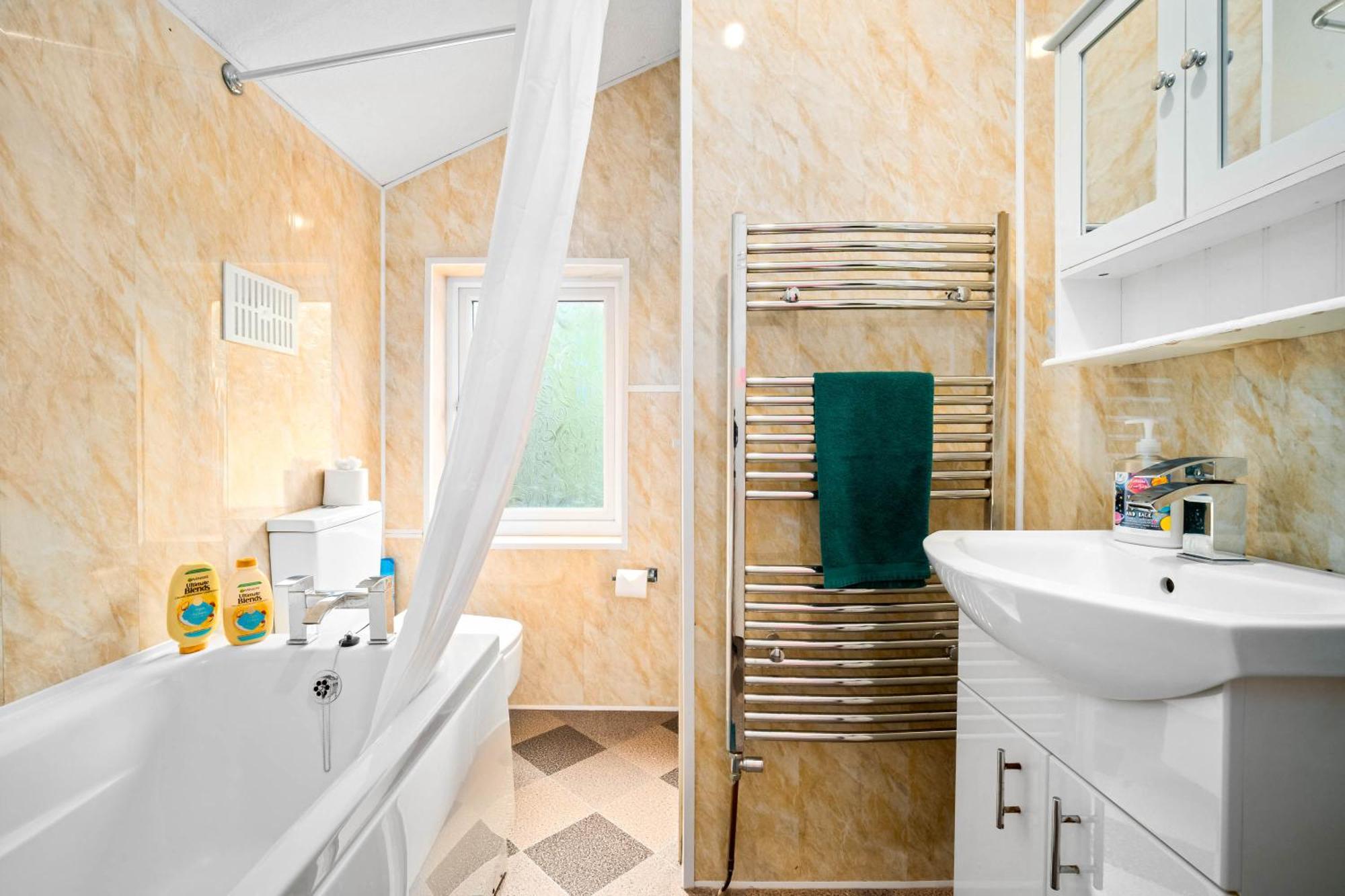 3 Bed House For Contractors & Families And Free Parking Villa Birmingham Eksteriør bilde
